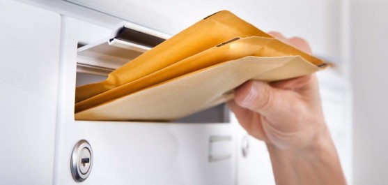 sobre-carta-buzon-dreamstime